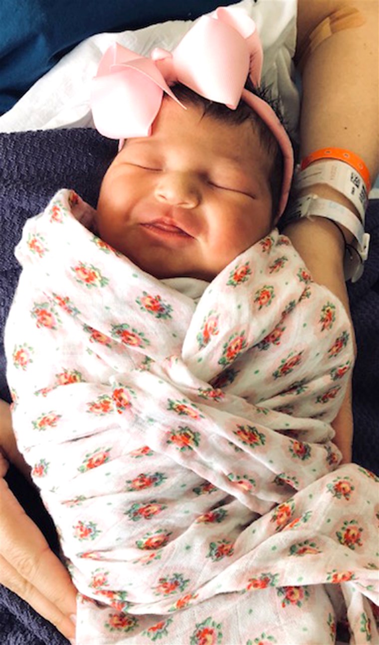 のみ 11 hours after Matt Neumann and Amanda Monteiro said goodbye to their daughter Edie, their second daughter, Eleanor was born.