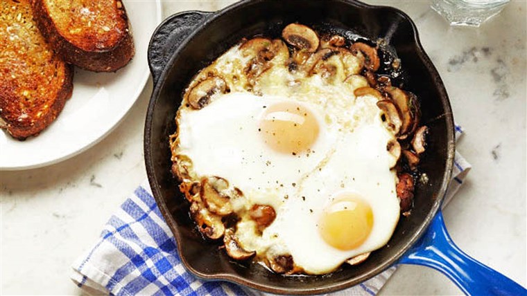 Ayah's Day Breakfast: Baked Eggs with Mushrooms