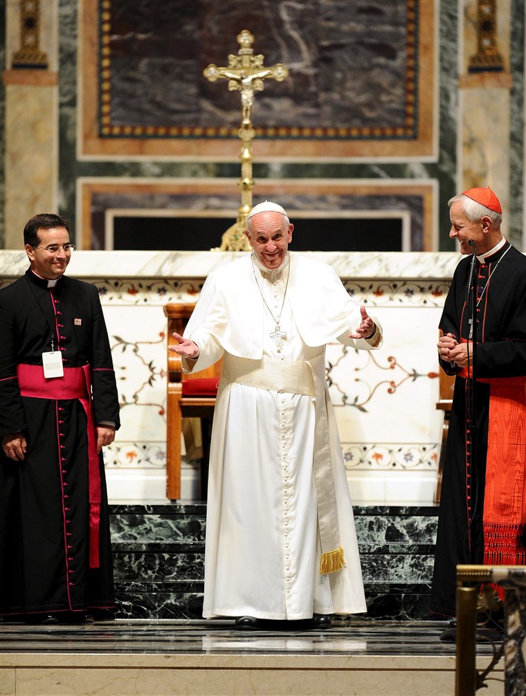 画像： Pope Francis holds a prayer meeting with the U.S. bis at Saint Matthewâ€™s Cathedral in Washington