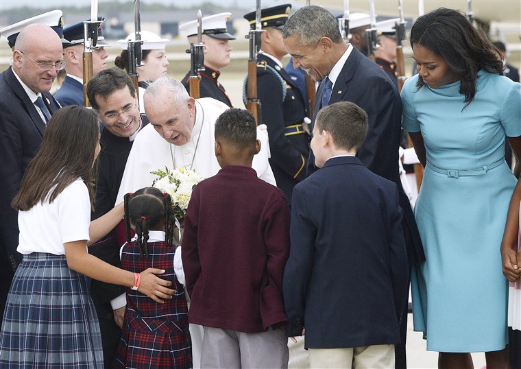 画像： Pope Francis Arrives From Cuba For Visit To D.C., New York, And Philadelphia