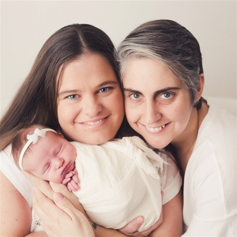 キンバリー and Patricia O'Neill welcomed baby London after four years, seven attempts, three miscarriages and 1,616 shots.