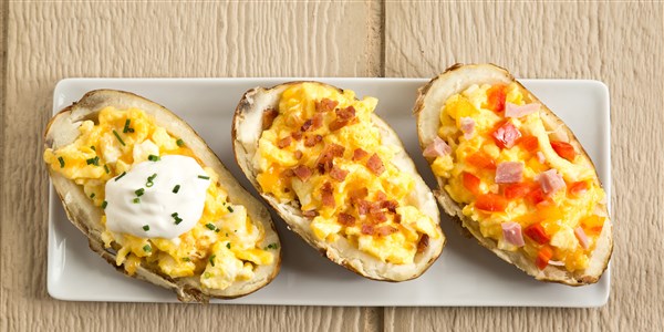 朝ごはん Baked Potato Boats Stuffed with Cheesy Eggs