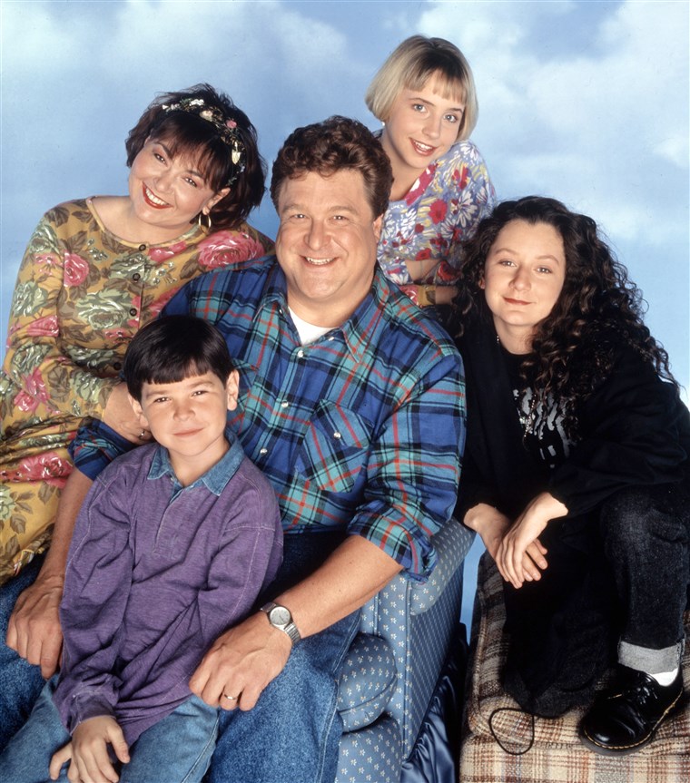 ローザンヌ、 Roseanne, Michael Fishman, John Goodman, Lecy Goranson, Sara Gilbert, Season 6. 1988-1997.