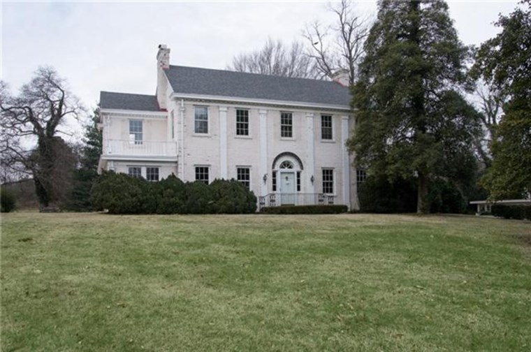 리스 Witherspoon recently purchased these Nashville home with plans to restore the property. 