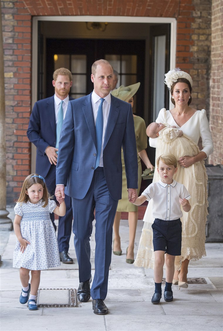 Principessa Charlotte, Prince George, Prince William, Kate, Duchess of Cambridge, Prince Louis