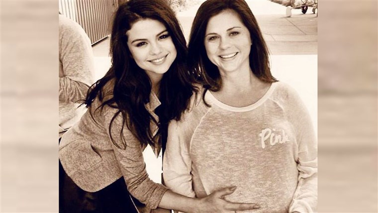selena Gomez with her mother, Mandy Teefey, in 2011.