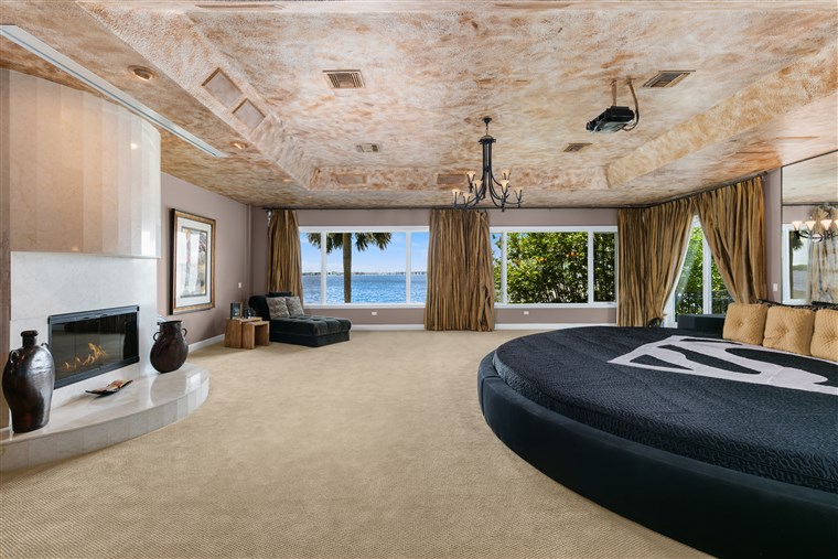 Shaquille O'Neal house for sale: master bedroom