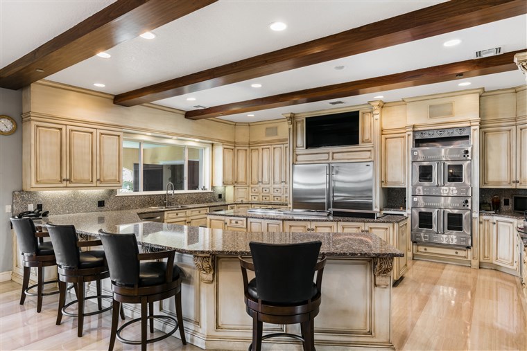 Shaquille O'Neal house for sale: kitchen