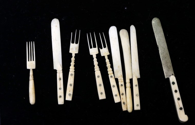 에이 miniature cutlery set made from bones in an unknown inmate’s soup at the Eastern State Penitentiary in Philadelphia. 