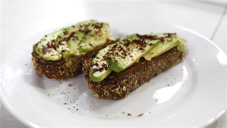 タムロン's Tuesday Trend: Nutrition expert Frances Largeman-Roth adds sumac to avocado toast