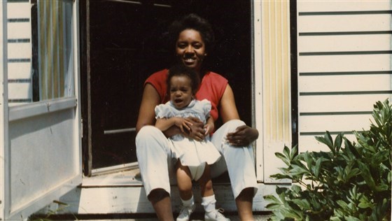 Meskipun my mom was African-American and people thought I looked like I was too, I didn't see myself as only one race. 