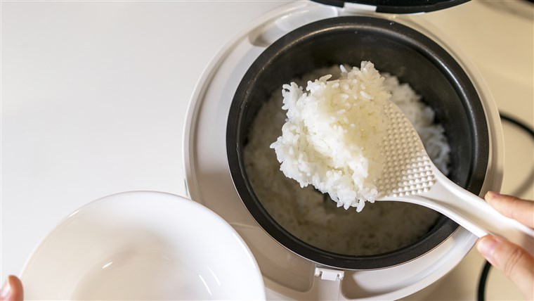 Bagaimana to cook rice in a rice cooker