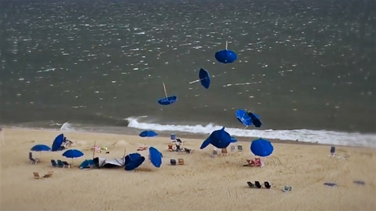 로센 Reports: Beach umbrellas