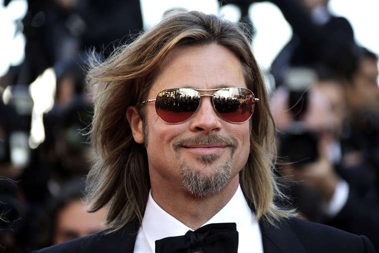 캐스트 member Brad Pitt poses on the red carpet ahead of the screening of the film 