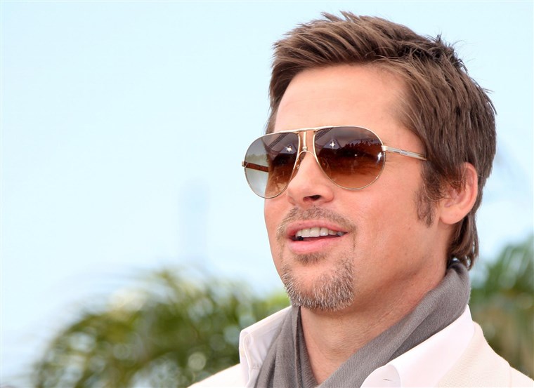 米国 actor Brad Pitt attends the photocall for the film 'Inglourious Basterds' in Cannes.