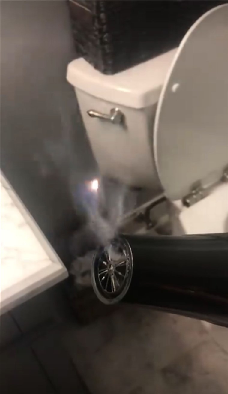 Il dryer smoked and flamed in the terrifying incident.