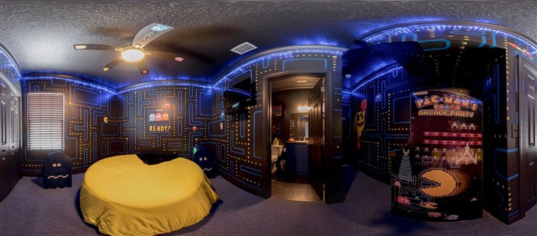 Tidur in a PacMan-themed room, or play the original game if you aren't tired.