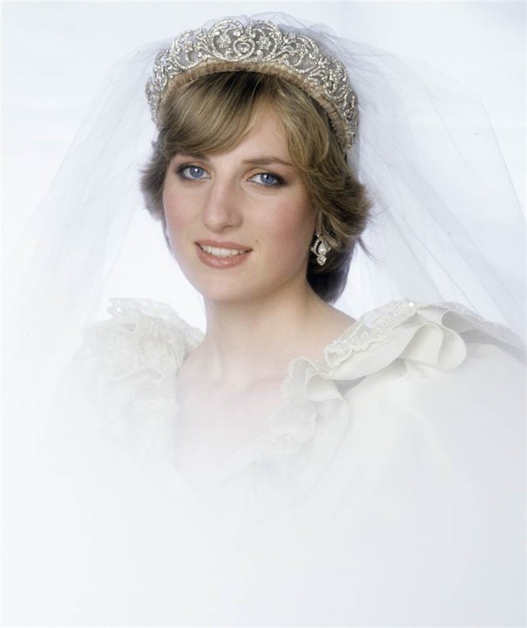 putri Diana in her wedding gown