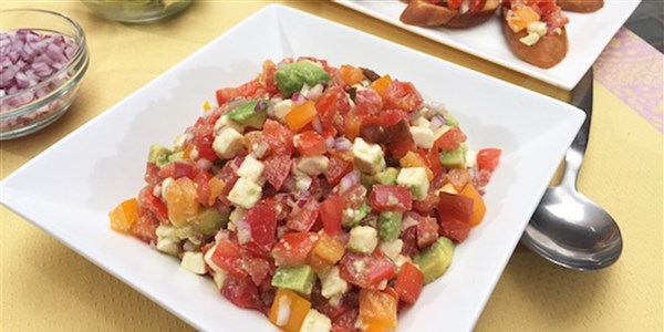 Tomat, Mozzarella and Avocado Salad