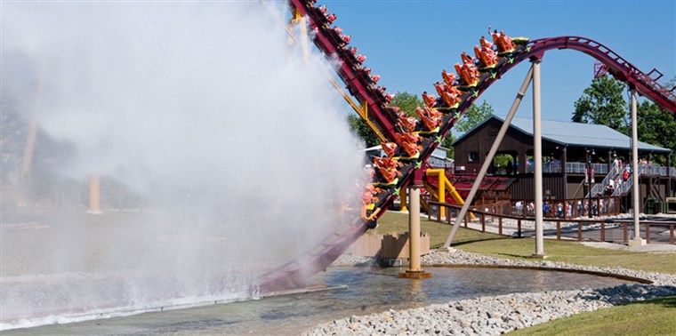 ザ Diamondback roller coaster at Kings Island amusement park in Mason, Ohio