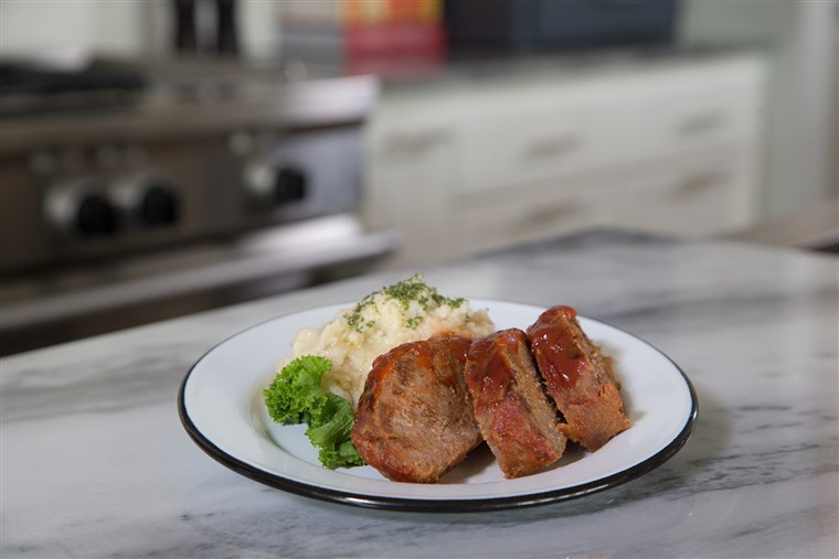 월마트's one-step meal kit: meatloaf.