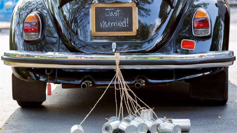 Hanya married sign on car, marriage week on TODAY