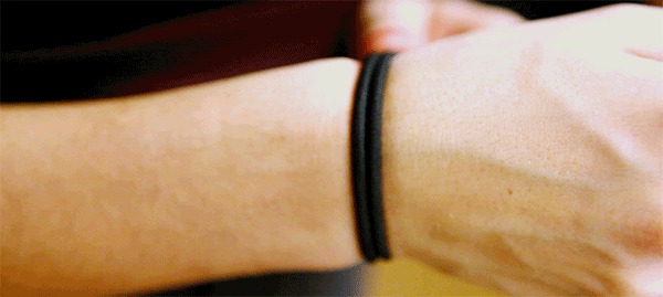 Memakai a hair band on your wrist could expose you to infection