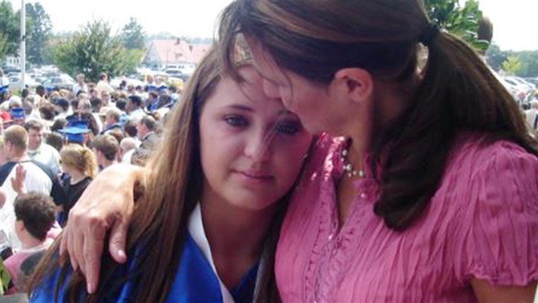 나딘 Murray with her daughter Janis at graduation. Janis committed suicide about a year after this photo. 