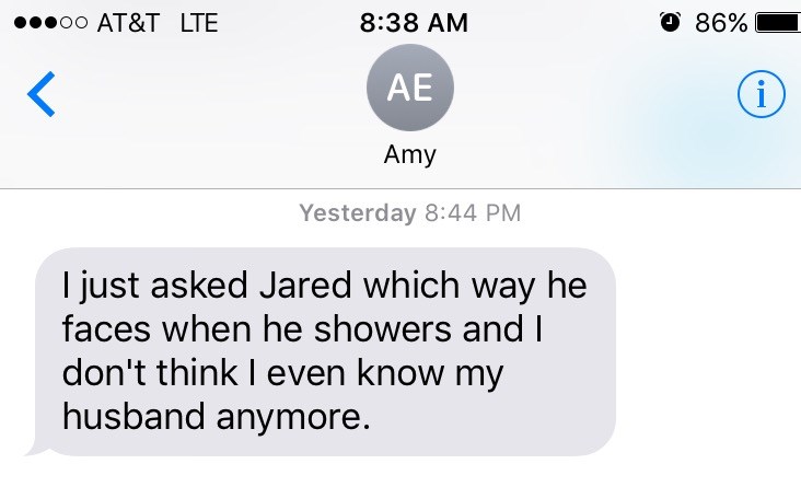 어느 way do you face in the shower text message