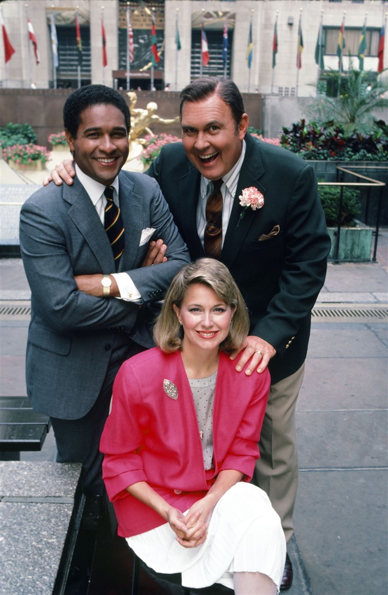 ブライアント Gumbel, Jane Pauley and Willard Scott on Rockefeller Plaza.
